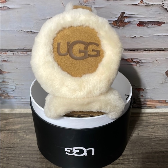 UGG Sheepskin Earmuffs in Cream and Tan NWT. - Picture 1 of 5